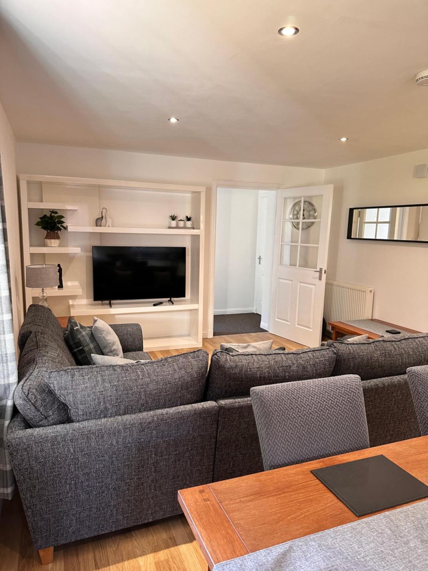 Apartment In Queens Court, Banchory Inchmarlo Exterior photo